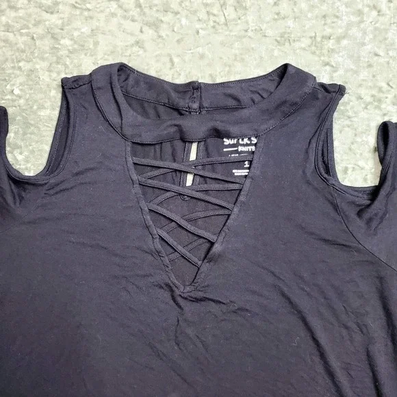 Torrid Foxy V-Neck Lace-Up Cold Shoulder Top - Picture 5 of 8